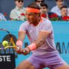 Rafael Nadal enfrenta desafíos físicos pero se aferra a su pasión por el tenis