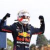 Verstappen de Red Bull se llevó la victoria, seguido por Lando Norris (McLaren) y Charles Leclerc (Ferrari), quienes completaron el podio.