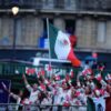 ¡Atletas mexicanos brillan al son de Cielito Lindo bajo la lluvia y sobre el Sena en París 2024!